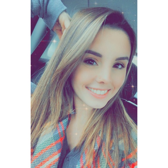 Meet your Posher, Faith - Picture 1 of 1